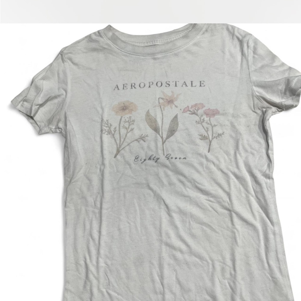 Aeropostale Light Gray Tee with Floral Design